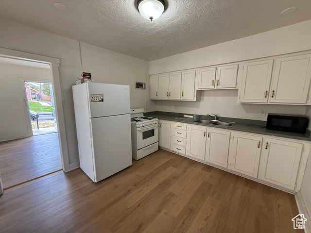 Photo 3 for MLS #2118407 at 221 L St