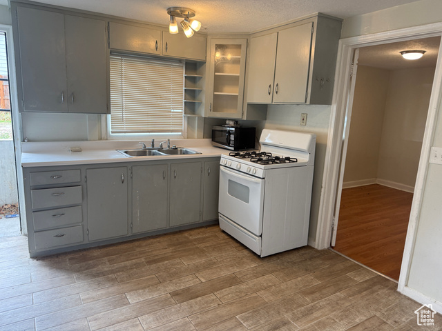 Photo 15 for MLS #2118407 at 221 L St