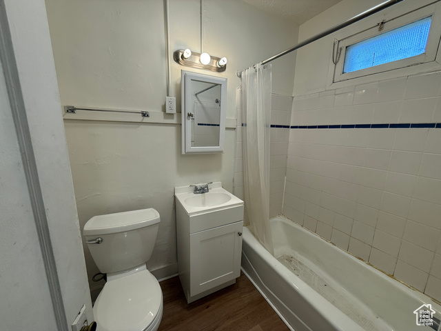 Photo 4 for MLS #2118407 at 221 L St