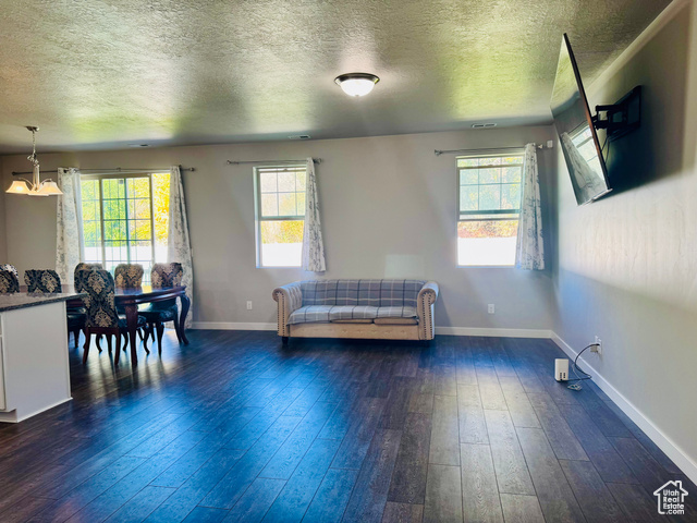 Photo 4 for MLS #2118415 at 954 N Wahlen Way
