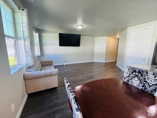 Photo 8 for MLS #2118415 at 954 N Wahlen Way