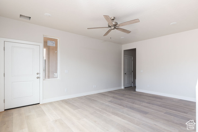 Photo 3 for MLS #2118421 at 2604 N Clark Pkwy