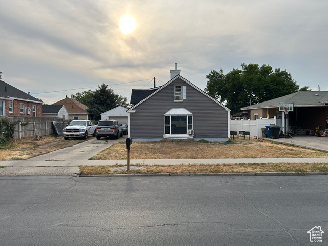 Photo 2 for MLS #2118422 at 433 N 100 West