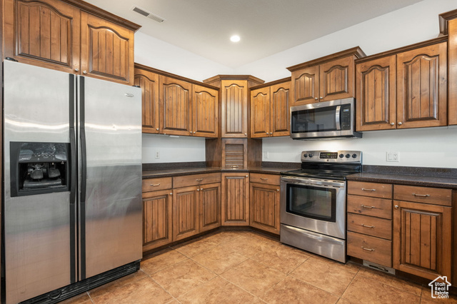 Photo 12 for MLS #2118437 at 1091 N 100 West