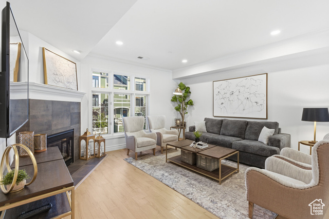 Photo 4 for MLS #2118445 at 131 W Village Ln