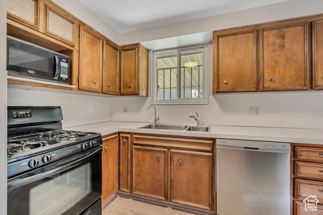 Photo 7 for MLS #2118473 at 1261 E Sandra Cir