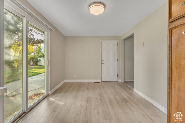 Photo 10 for MLS #2118473 at 1261 E Sandra Cir