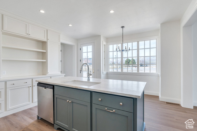 Photo 9 for MLS #2118479 at 5642 W Hawthorn Ln #11