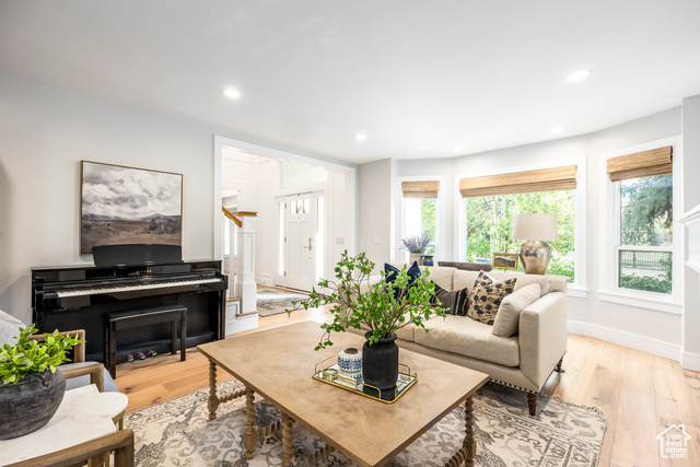 Photo 4 for MLS #2118484 at 7977 S Royal Ln