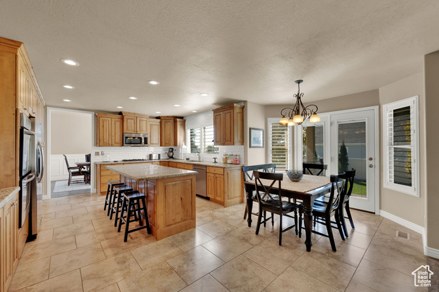Photo 16 for MLS #2118491 at 686 Wellington Dr