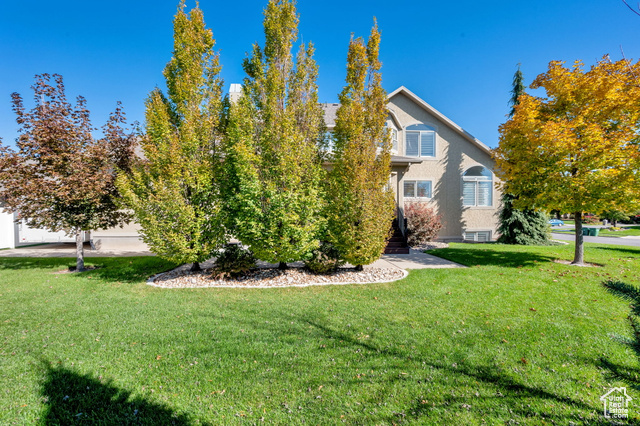 Photo 8 for MLS #2118491 at 686 Wellington Dr