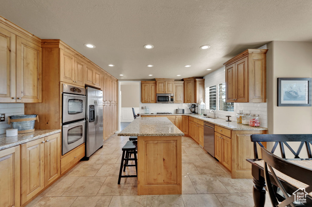 Photo 17 for MLS #2118491 at 686 Wellington Dr