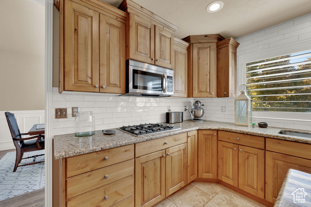 Photo 18 for MLS #2118491 at 686 Wellington Dr