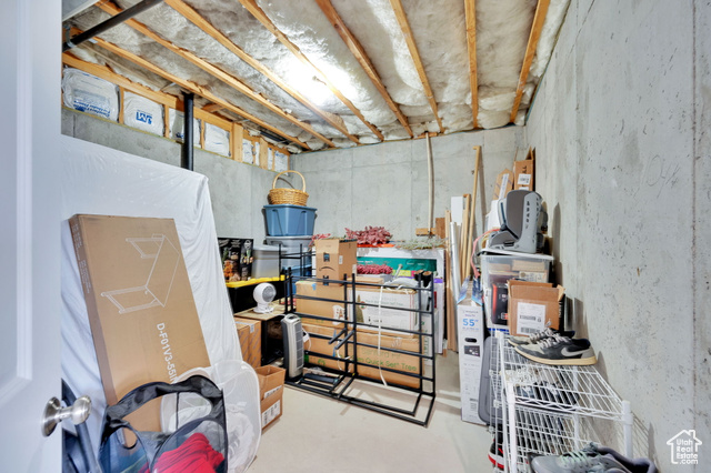 Photo 44 for MLS #2118491 at 686 Wellington Dr