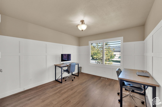 Photo 11 for MLS #2118491 at 686 Wellington Dr