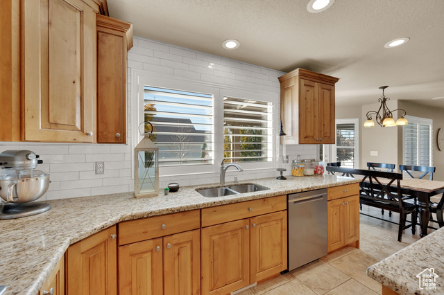 Photo 19 for MLS #2118491 at 686 Wellington Dr