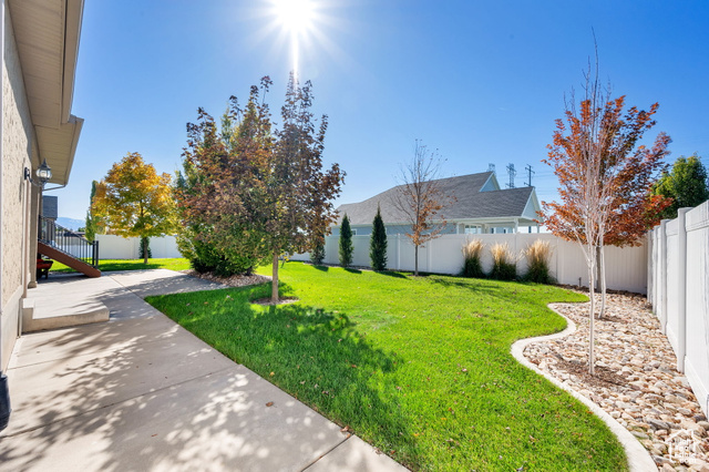 Photo 6 for MLS #2118491 at 686 Wellington Dr