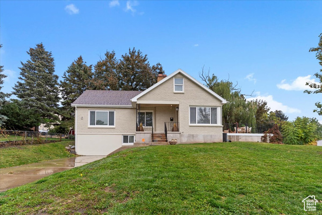 Photo 2 for MLS #2118504 at 1419 36th St