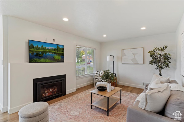 Photo 5 for MLS #2118504 at 1419 36th St