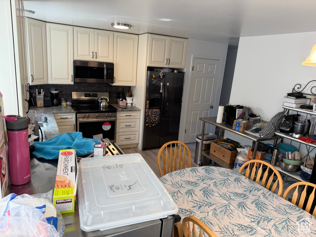 Photo 7 for MLS #2118517 at 999 W 1100 North