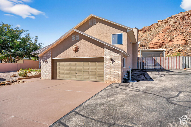 Photo 4 for MLS #2118546 at 1045 Hemlock Cir