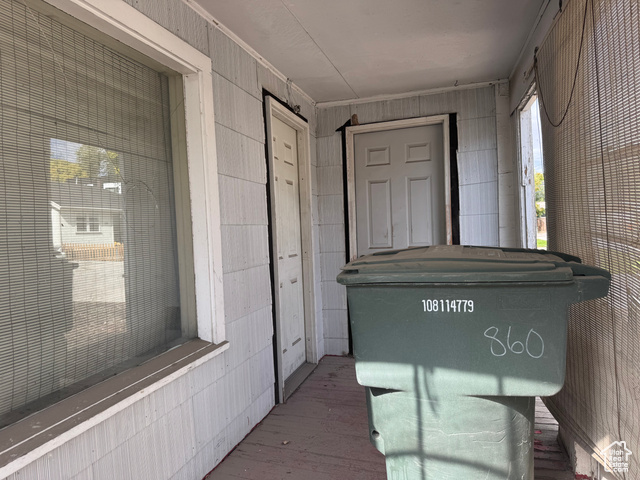 Photo 7 for MLS #2118555 at 860 S Lake St