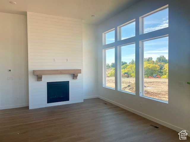 Photo 7 for MLS #2118558 at 1251 E Larkspur Way