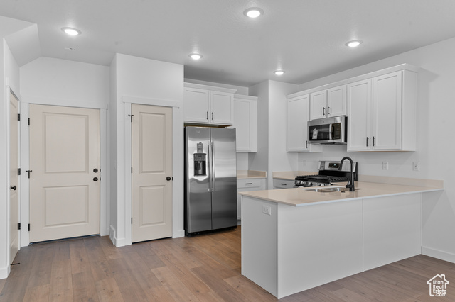Photo 8 for MLS #2118566 at 1433 Electric Ave