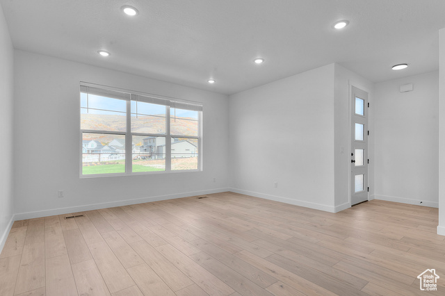 Photo 4 for MLS #2118568 at 1429 Electric Ave