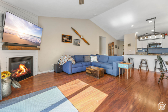 Photo 10 for MLS #2118575 at 856 Rodeo Dr