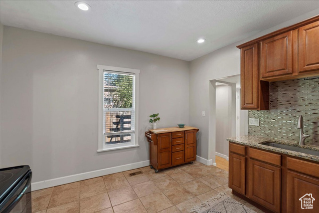 Photo 12 for MLS #2118606 at 611 S 900 West