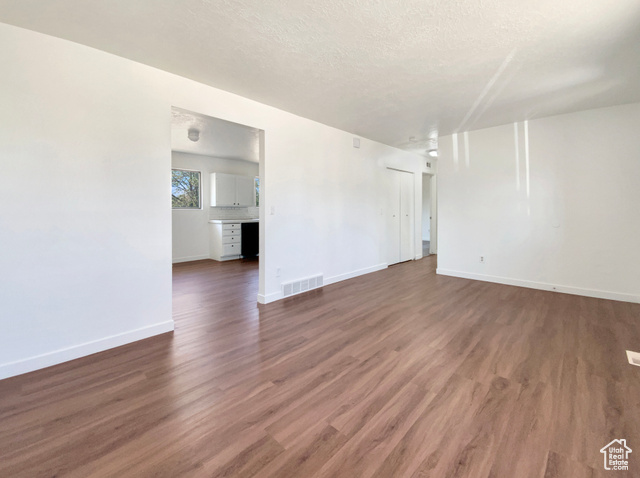 Photo 9 for MLS #2118610 at 1133 Laytona Dr