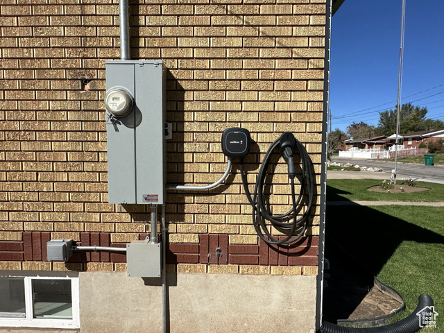 Photo 16 - 131 N Terrace Dr, Clearfield UT 84015