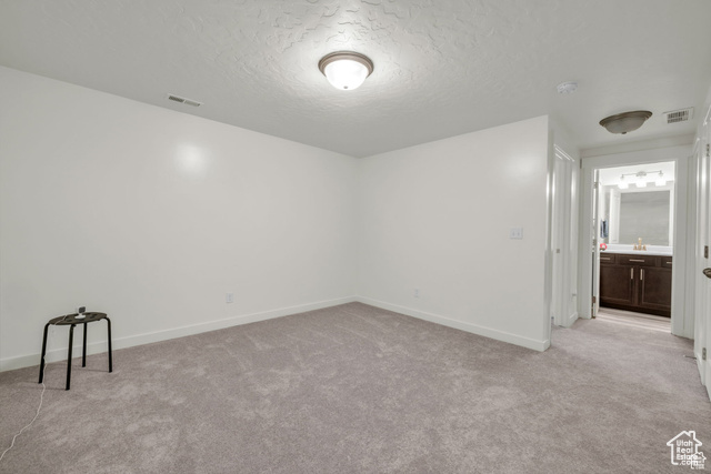 Photo 11 for MLS #2118619 at 4536 E Hurstbourne Dr