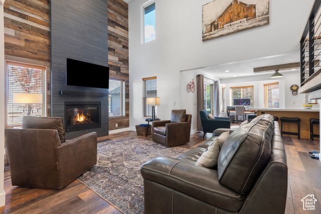 Photo 3 for MLS #2118629 at 1482 Willow Ln