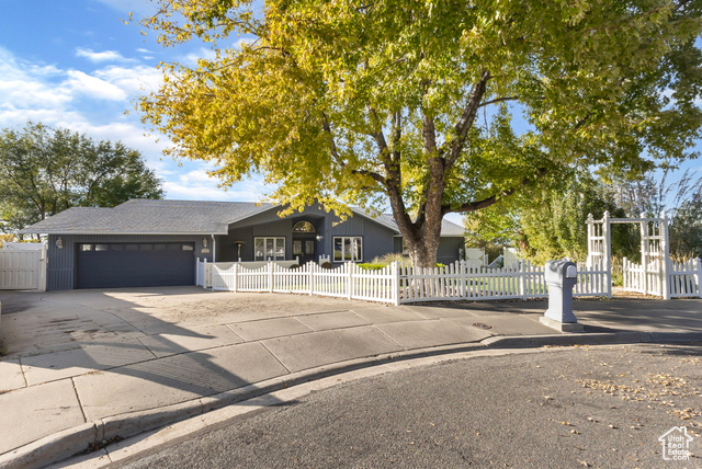 Photo 3 for MLS #2118630 at 683 Hillside Oak Cir