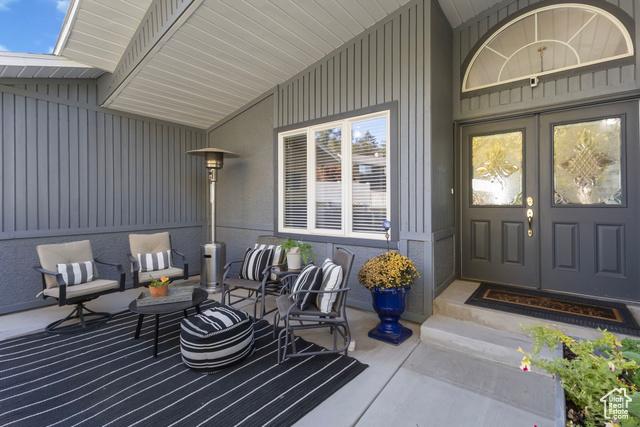 Photo 4 for MLS #2118630 at 683 Hillside Oak Cir