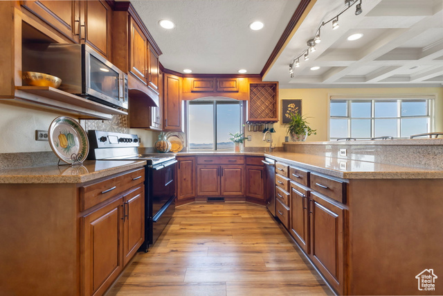 Photo 10 for MLS #2118630 at 683 Hillside Oak Cir