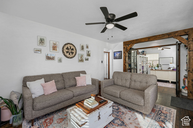 Photo 2 for MLS #2118635 at 917 N Garden Dr