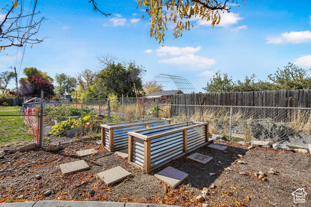 Photo 28 for MLS #2118635 at 917 N Garden Dr
