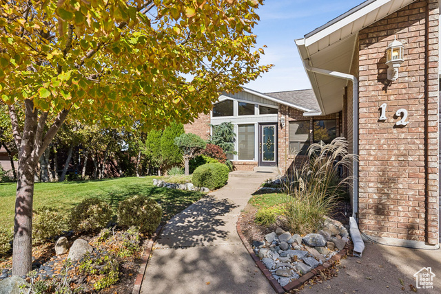 Photo 3 for MLS #2118644 at 12 S Angela Way