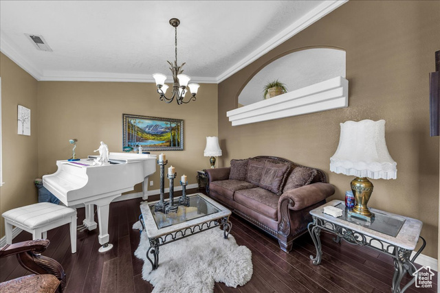 Photo 10 for MLS #2118650 at 665 N Dusk Dr