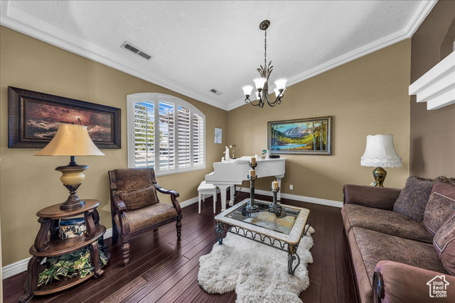 Photo 11 for MLS #2118650 at 665 N Dusk Dr