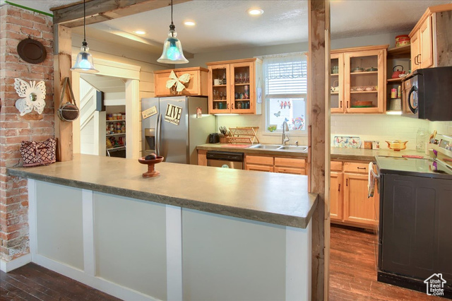 Photo 10 for MLS #2118656 at 3021 Adams Ave