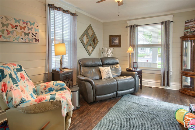Photo 5 for MLS #2118656 at 3021 Adams Ave