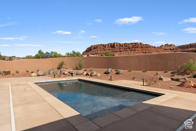 Photo 12 for MLS #2118663 at 2498 N Lacasa Dr