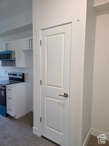 Photo 4 for MLS #2118676 at 2085 N Main St #202