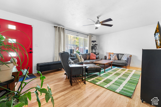 Photo 9 for MLS #2118684 at 3107 Hawthorne Ave