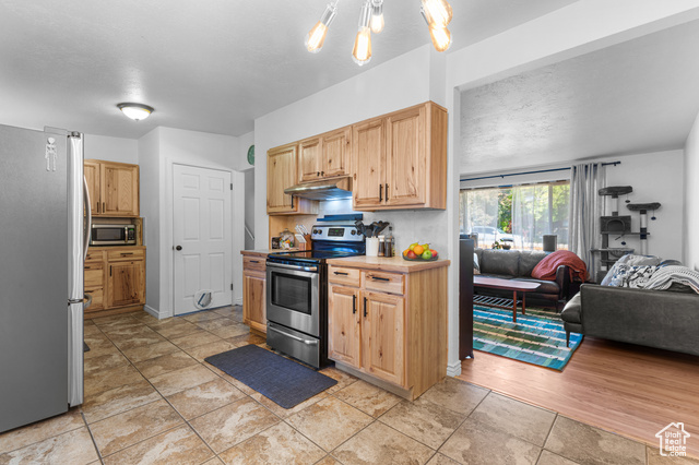 Photo 13 for MLS #2118684 at 3107 Hawthorne Ave
