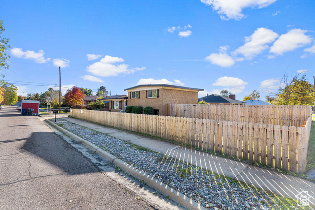 Photo 8 for MLS #2118684 at 3107 Hawthorne Ave
